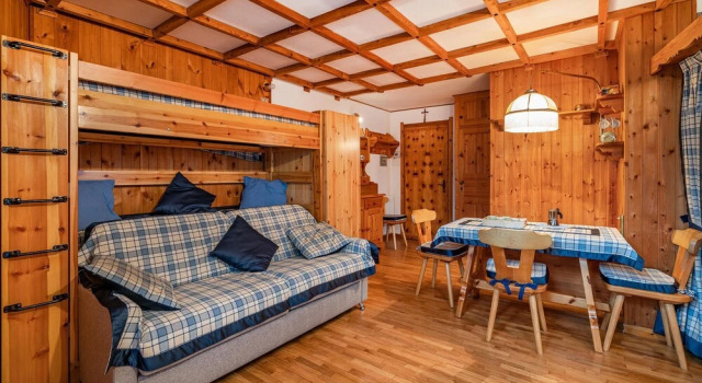Beautiful Apartment in Ayas With Wifi, Забронировать Апартаменты/квартира Аяс Шамполюк, рядом с Подъемник Антаньод