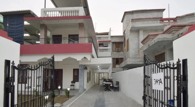 OYO 23553 Padamgarh Residency