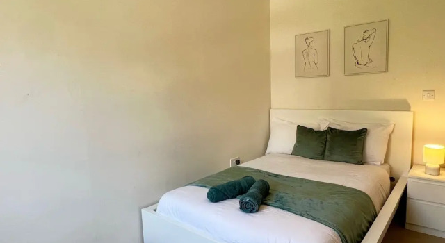 Modern 2-bed Dartford - Free Parking & Fast Wifi, Забронировать Отель Отели Англии 4 звезды, 4*