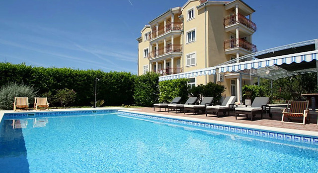 Apartment Mare Ammoudi 36463, Buchen Sie Ferienwohnung Hotels in Gespanschaft Split-Dalmatien mit Pool, Schwimmbad