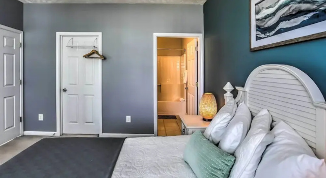 Апартаменты Sunny Coastal Condo ~ 1 Mi to N Myrtle Beach!