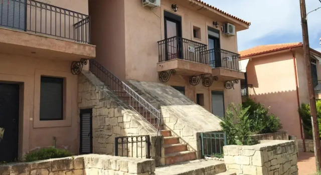 Luxury 2br apartment 50m from beach
