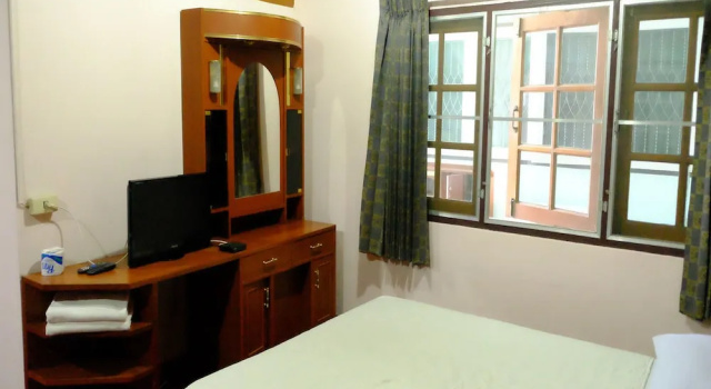 Четырёхместный номер Standard Jor Koo City Hotel