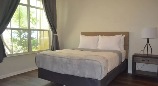 Stylish Condo Near Clearwater's Beach, Забронировать Апартаменты/квартира Отели Клируотер-Бич с парковкой, Парковка