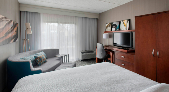 Courtyard by Marriott Fishkill, Забронировать Отель Фишкил Hudson Valley, рядом с Мемориальная библиотека Блоджетт