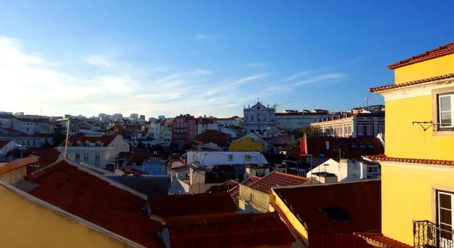 Typical Portuguese Apartment Beautiful View, Забронировать Апартаменты/квартира Мизерикорди Лиссабон, рядом с Money Museum