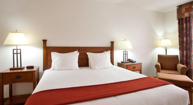 Двухместный номер Standard Holiday Inn Express Hotel & Suites Mattoon by IHG