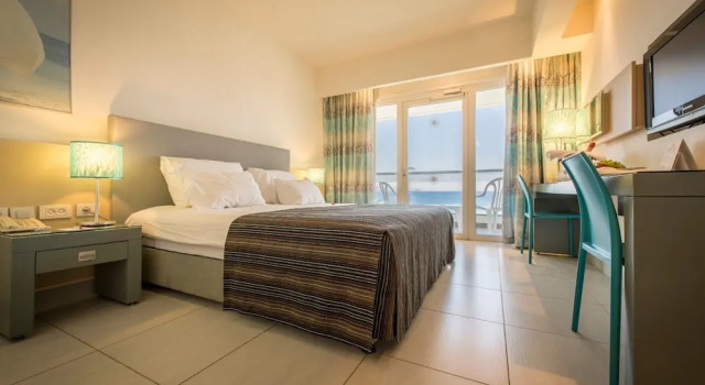 Номер Standard с балконом Neptune Eilat By Dan Hotels