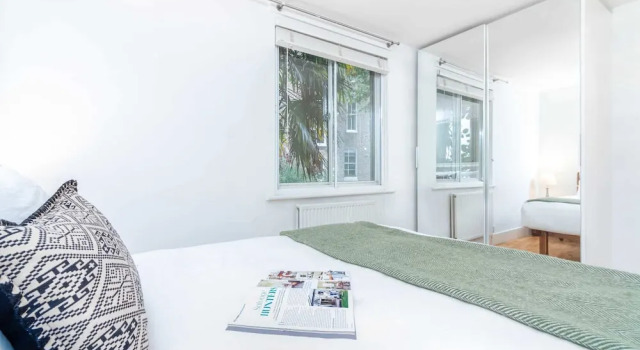 Bright Bayswater Apartment