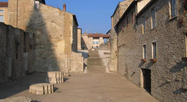 Hotel de Bourgogne, Забронировать Отель Клюни Cote du Maconnais-Beaujolais, рядом с École Nationale Supérieure d'Arts et Métiers