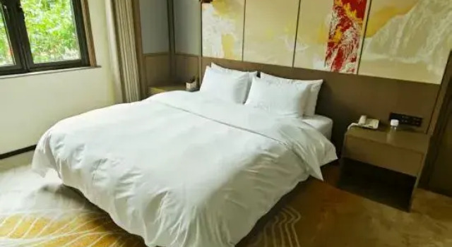 Люкс с 2 комнатами Qixia Mu's Manor Jinshe Hotel