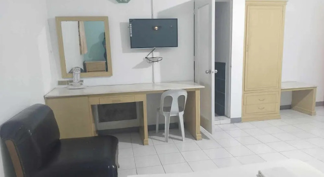 Четырёхместный номер Standard Regency Plaza Tourist Inn