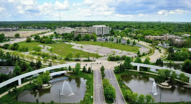 Четырёхместный номер Standard Renaissance Schaumburg Convention Center Hotel