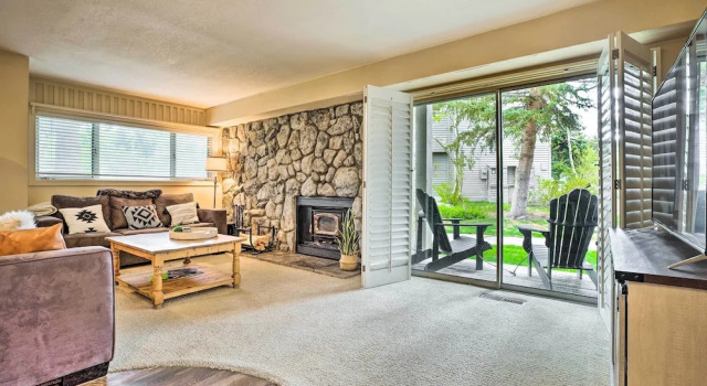 Hot Tub Access: Mammoth Lakes Nature Escape!, Забронировать Апартаменты/квартира Апартаменты Маммот-Лейкс, рядом с Поле для гольфа Snowcreek, Апартаменты/квартира