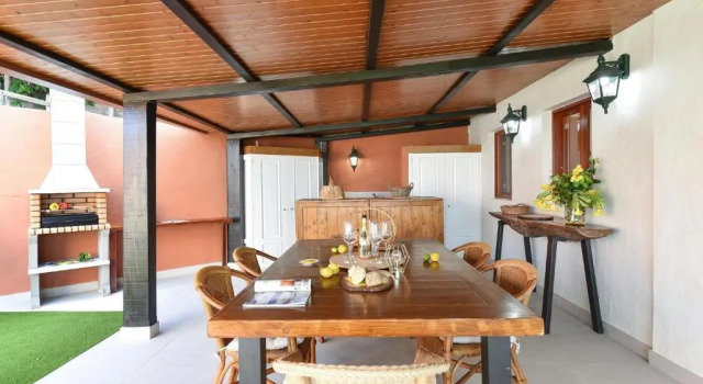La Casa de Arriba Arucas by VillaGranCanaria, Book Hotel Arucas Gran Canaria
