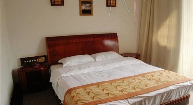 Shunan Zhuhai Home Inn, Boek Hotel Hotels in Yibin met parkeren, Parkeren
