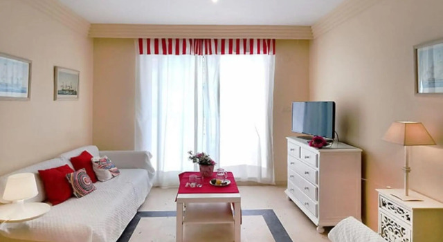 Banana beach Holidays 363, Забронировать Отель Марбелья Коста-дель-Соль, рядом с Пляж Эль-Пинильо