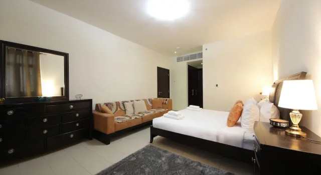 Signature Holiday Home-Masakin Al Furjan