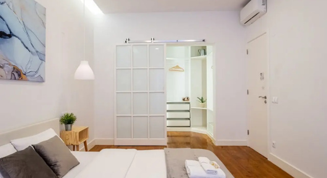 Hola Lisbon Suites, Забронировать Гостевой дом Отели Лиссабона с парковкой, рядом с Корасау-ди-Жезуш, Парковка