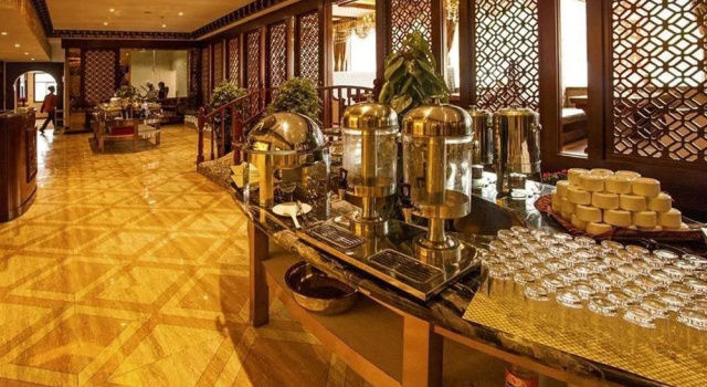 Shangri-la Fengshan Linka Hotel, Buchen Sie Hotel Hotels in Yunnan mit Parkplatz, Parkplätze