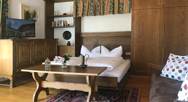 Apartmenthaus Jagdhof, Забронировать Апартаменты/квартира Райт-бай-Зеефельд Karwendel