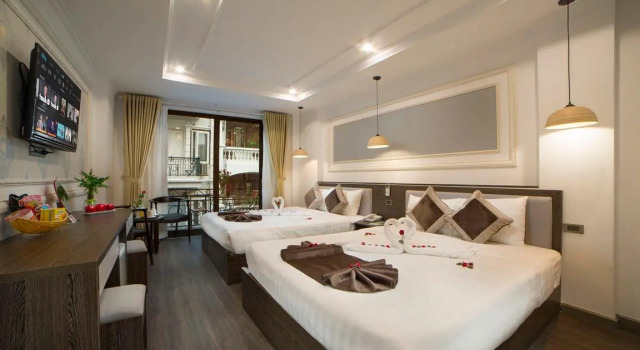 Трёхместный номер Classic Galliot Central Hotel