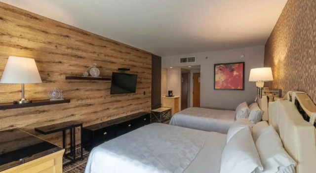 Четырёхместный номер Standard Holiday Inn Queretaro Centro Historico by IHG