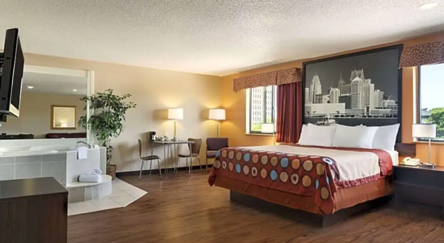 Люкс Deluxe Super 8 by Wyndham Taylor/Detroit Area