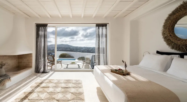 Люкс с балконом и с видом на море White Stone Mykonos Hotel