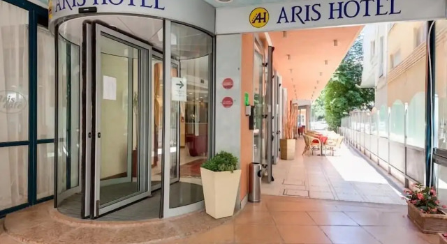 Hotel Aris