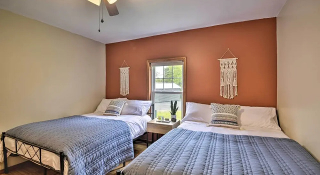 Altmar Family Home w/ Rivers & Trails Nearby!, Boek Hotel Hotels in Altmar met parkeren, Parkeren
