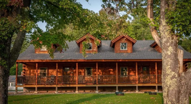Коттедж с 3 комнатами New England Inn & Lodge