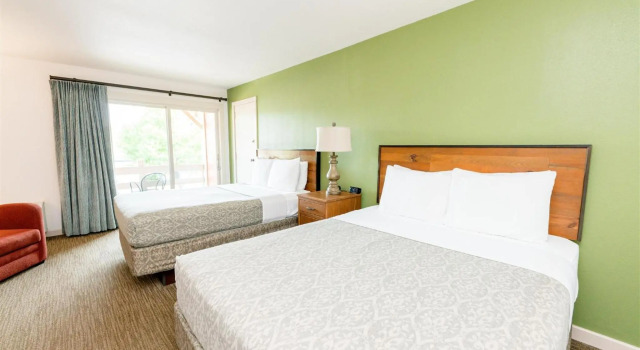 Brown County Inn, Prenota Hotel Hotel a Indiana con parcheggio, Parcheggio