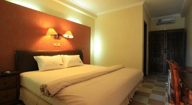 RedDoorz Near Discovery Mall Kuta, Забронировать Отель Кута Бадунг, рядом с Магазин сувениров Krisna