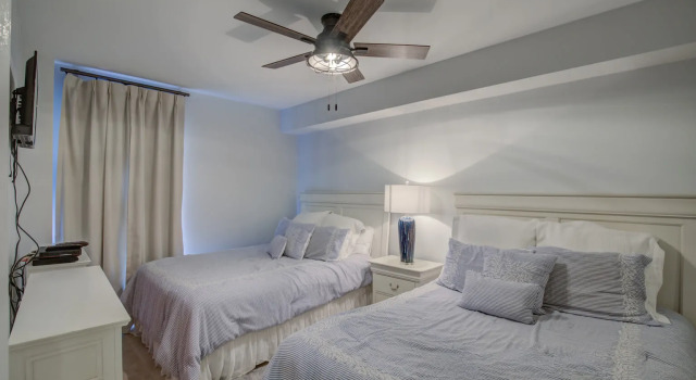 Gorgeous ground floor condo with private balcony steps from pool, Prenota Residence Apart-hotel a Alabama, Residence