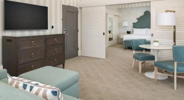 Двухместный люкс Mobility/Hearing Access Roll In Shower Executive The Beverly Hilton