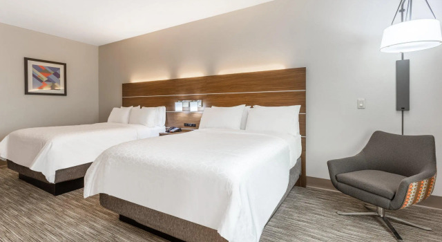Четырёхместный номер Standard Holiday Inn Express & Suites Kearney by IHG