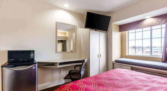 Двухместный номер Standard Econo Lodge Inn & Suites Evansville East