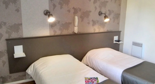 Одноместный номер Standard с балконом Hôtel des Pays Bas