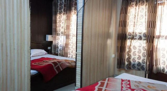 Hotel Yatri Niwas, Rezervovat Hotel Haridvár Uttarakhand