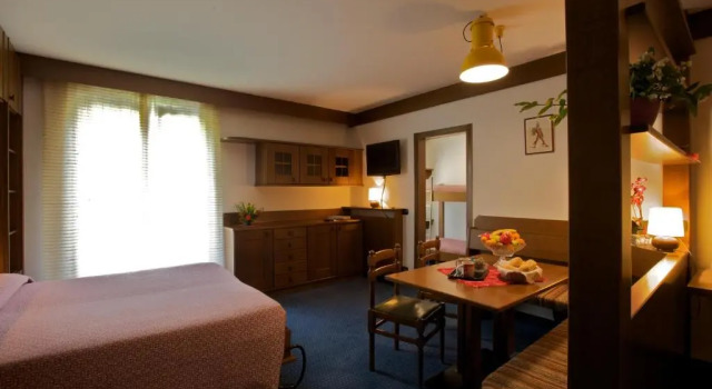 Четырёхместный номер Standard Hotel Carlone
