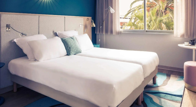 Номер Standard с видом на город Mercure Villeneuve Loubet Plage