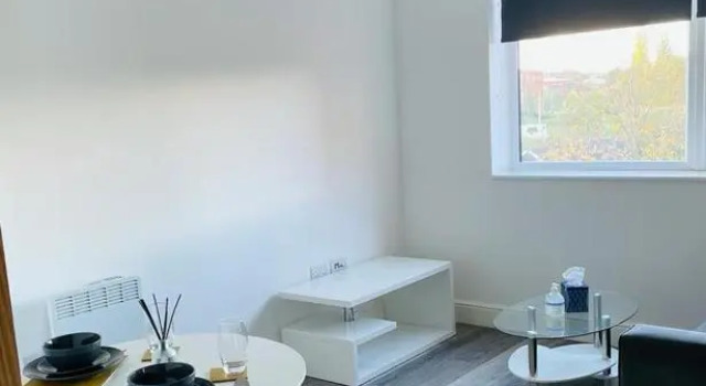 #0410 Lovely one bedroom apartment with free parking, Varaa Huoneisto Asunnot kohteessa Merseyside, Huoneisto