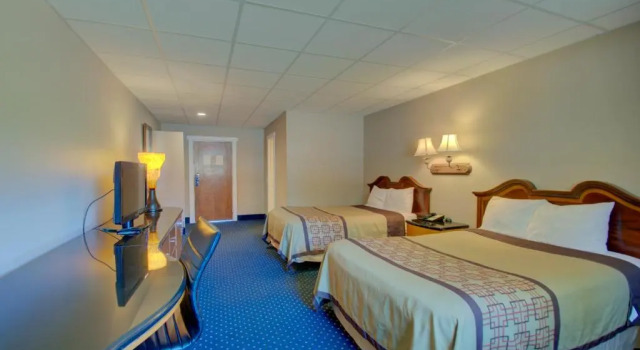 Четырёхместный номер Standard Village Inn Annapolis MD