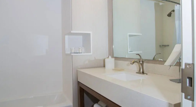 Четырёхместный номер Standard Courtyard by Marriott Lubbock Downtown/University Area