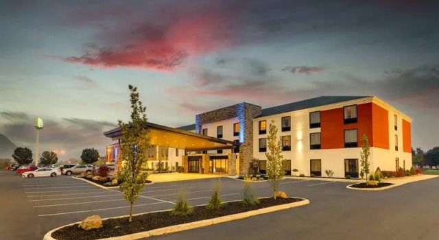 Люкс с видом на море Holiday Inn Express & Suites Troy by IHG