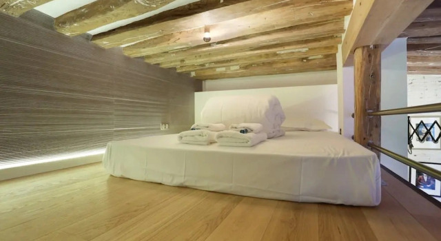 Charming Studio - Le Marais / Beaubourg, Забронировать Апарт-отель Париж Иль-де-Франс, рядом с Станция метро Rambuteau