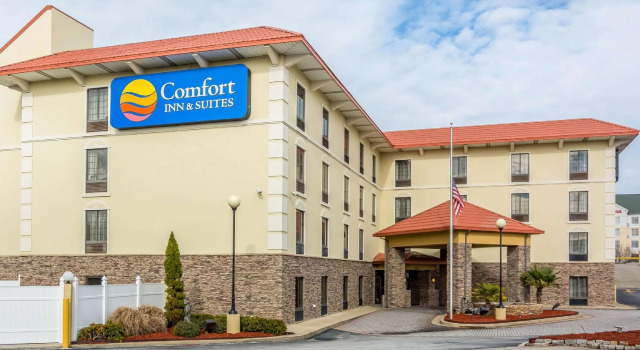 Четырёхместный номер Standard Comfort Inn & Suites Hamilton Place