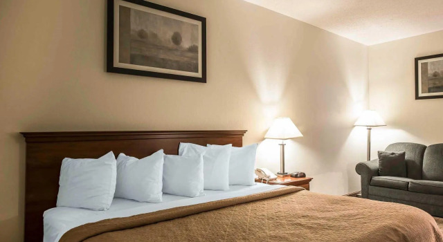 Номер Standard Quality Inn Rogersville