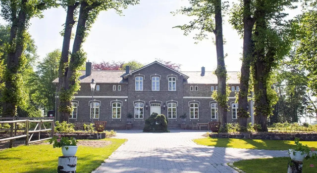Herrenhaus Gut Neuruppersdorf, Забронировать Отель Ратекау Bay of Lubeck